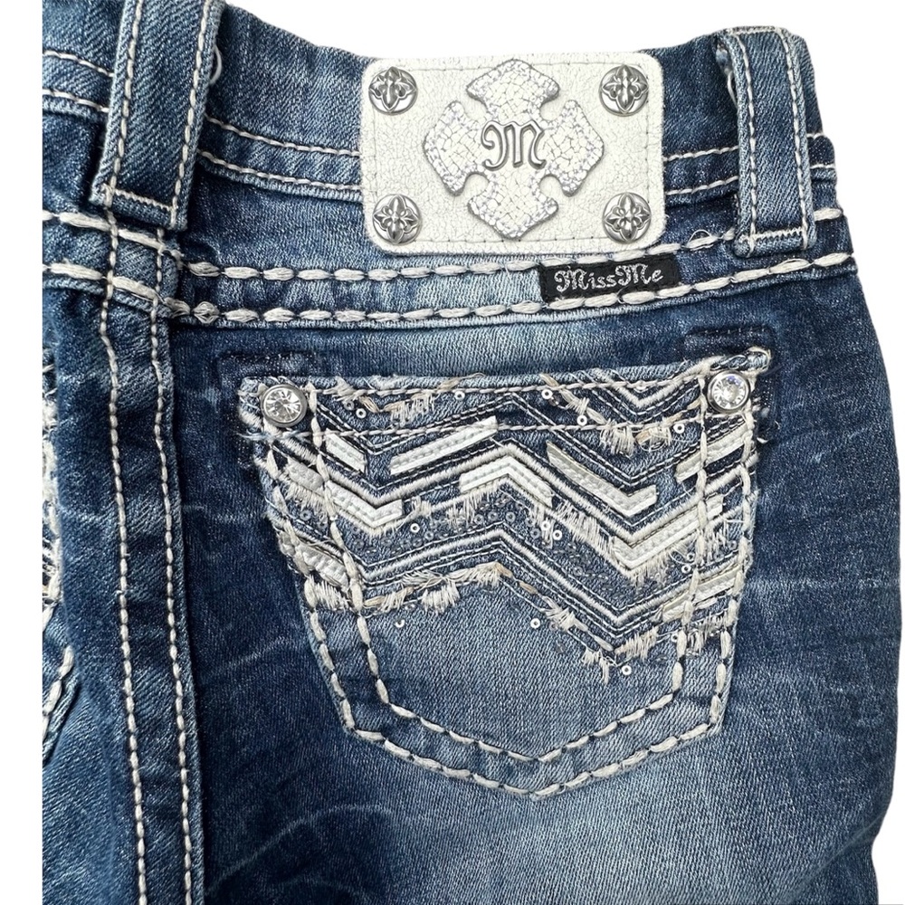 Miss Me Signature Cropped Denim Embellished Distressed Capri Length Jeans- Sz 25